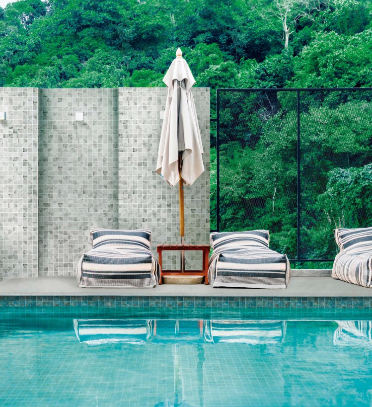 AMBIENT_Aquastyle-Penta_PENTAVANGUARDPOOL_PentaArrecifeGreen_2003562_OnixMosaico